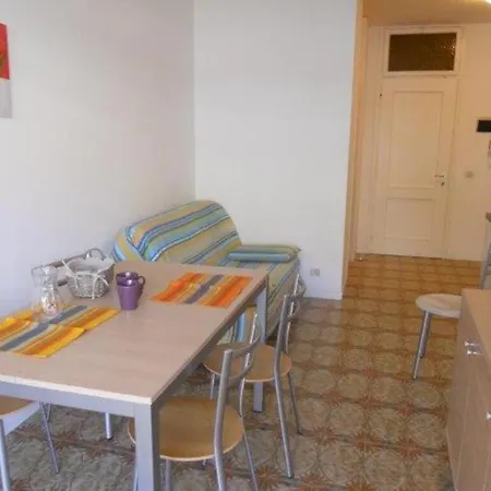 Apartment Modern Flat With Terrace - Beahost *